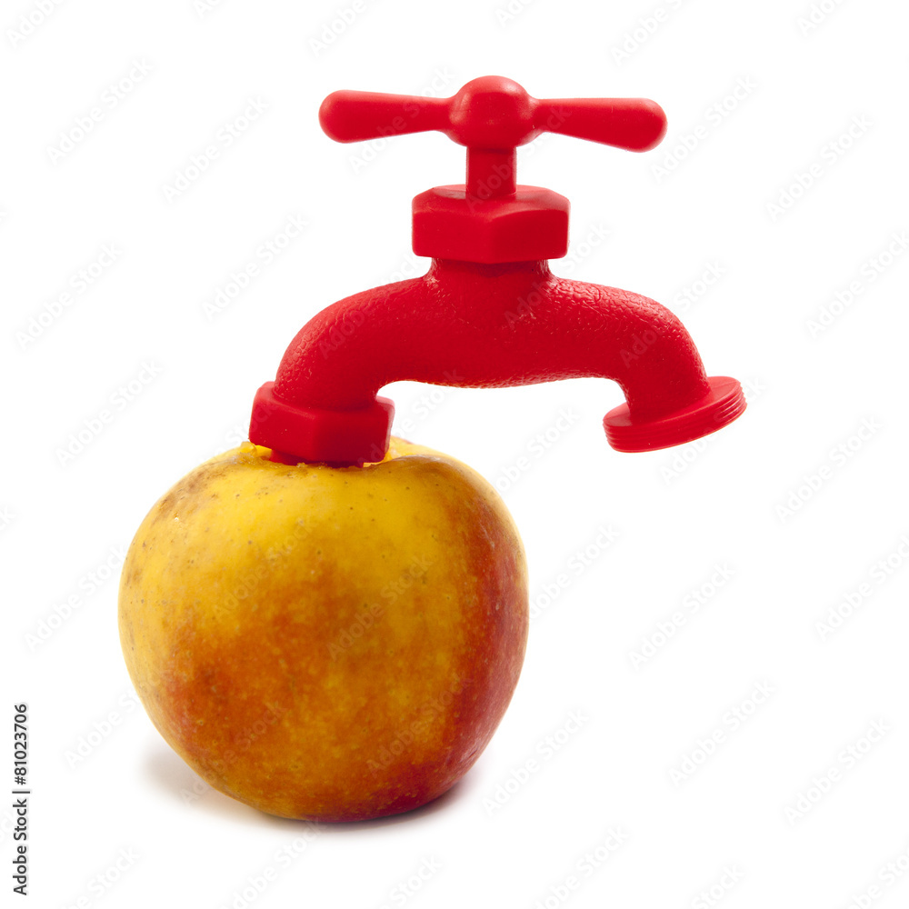 pomme et robinet rouge jus de fruit pomme et robinet rouge jus de fruit
