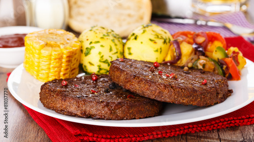 Beefsteaks with grilled veggies - Frikadellen mit Grillgemüse photo