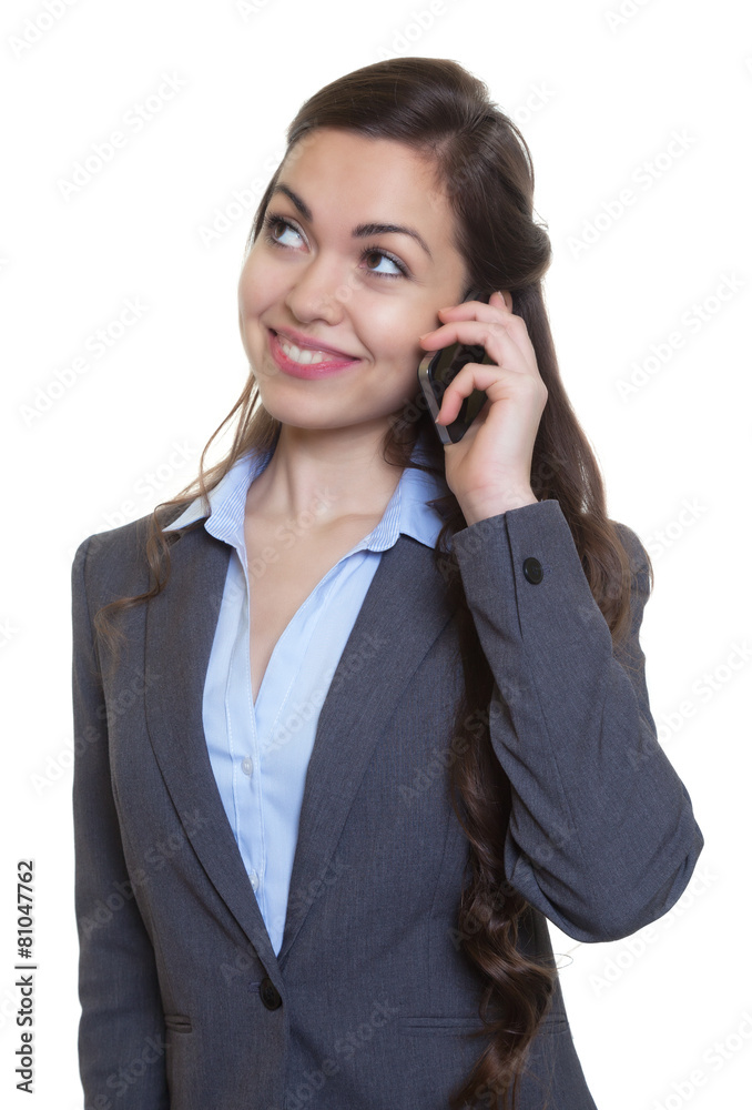 Geschäftsfrau im grauen Blazer lacht am Handy Geschäftsfrau im grauen Blazer lacht am Handy