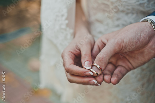 Photography Palms with wedding rings 2374.