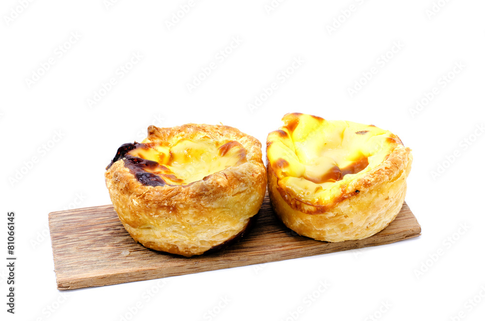 egg tart couple on wood plate