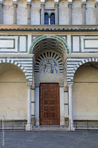 Duomo di Pistoia  il portale © gabriffaldi