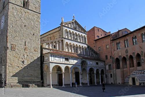 Duomo di Pistoia; la facciata