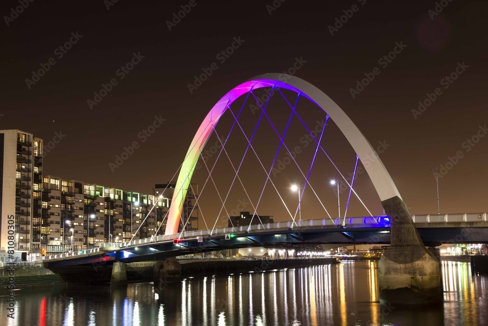 famous Squinty bridge in Glasgow landmark over river Clyde - obrazy, fototapety, plakaty 