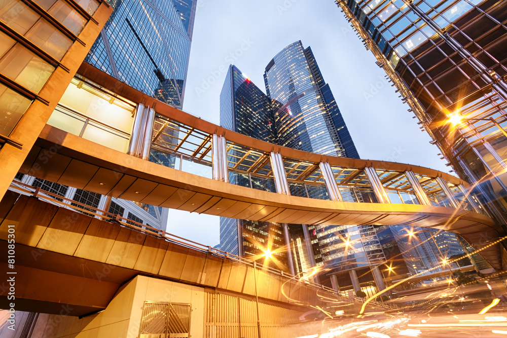 Obraz premium Office buildings in central Hong Kong at night.