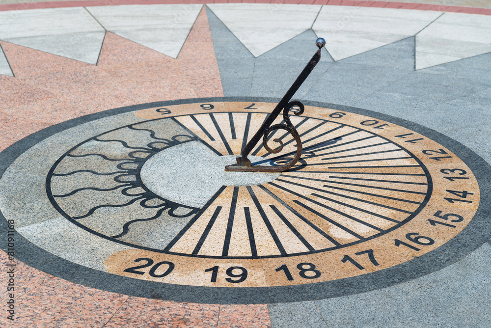Sundial showing the time
