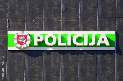 Obraz na płótnie Sign of police on the office house in Pasilaiciai w salonie