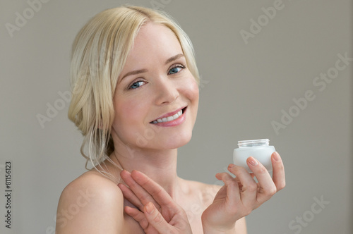 Beauty skin moisturizer
