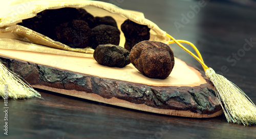 mushrooms black truffle