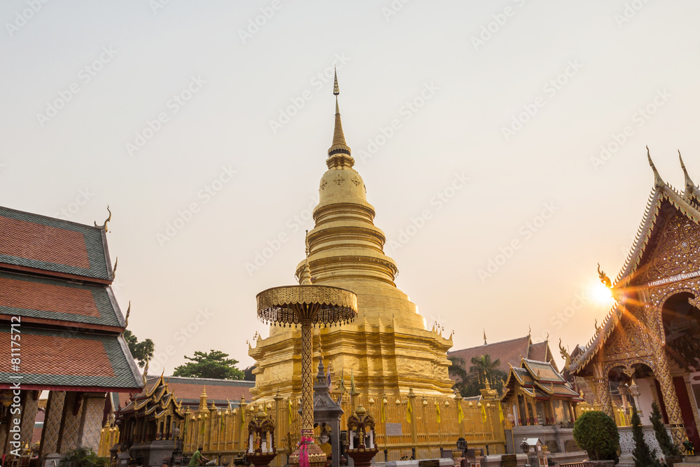 Fototapeta premium Temple Phra That Hariphunchai in Lamphum, Province Chang Mai, Th