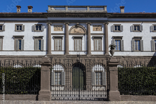 Wallpaper Mural Ancient villa Torontodigital.ca