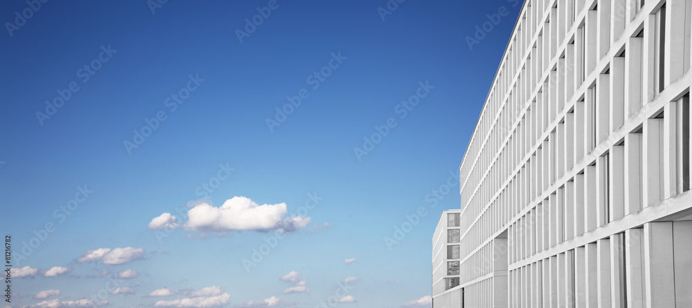 Obraz premium Moderner Wolkenkratzer