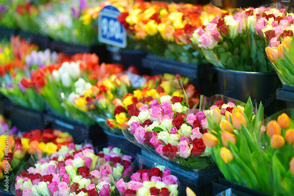 Obraz premium Beautiful flowers sold on outdoor flower shop