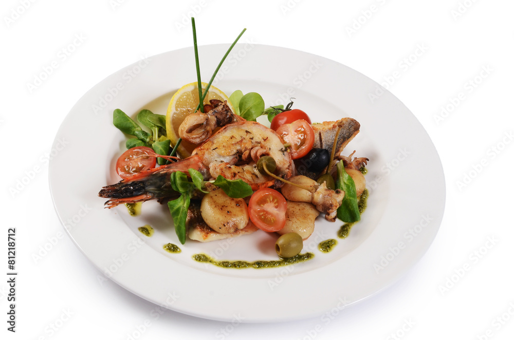 The fried seafood with vegetables The fried seafood with vegetables