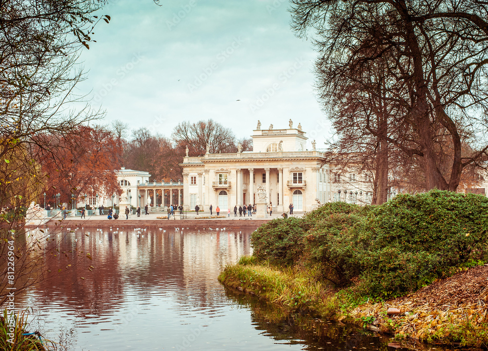 Fototapeta premium Royal Palace on the Water in Lazienki Park