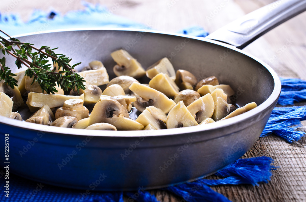 The mushrooms in the pan The mushrooms in the pan