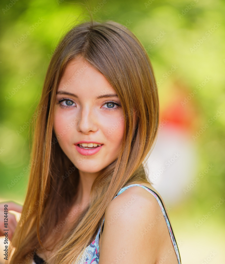 Naklejka premium blonde girl