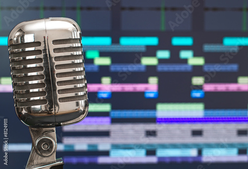 Quadro em tela Retro microphone over recording software background.