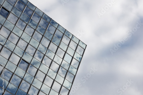 Spiegelnde Gebäudefassade