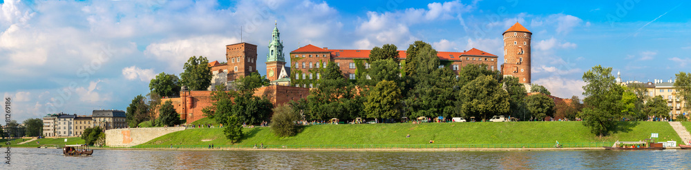 Wawel castle in Kracow - obrazy, fototapety, plakaty 