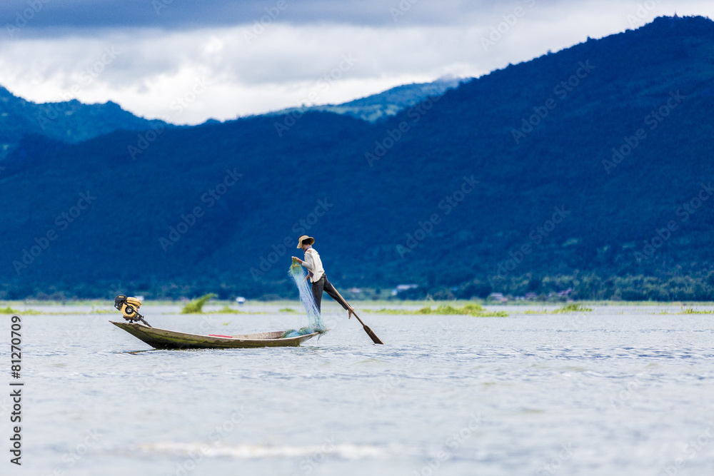 Naklejka premium Inle lake traditional fishing