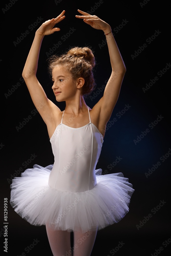 Fototapeta premium Pretty ballet dancer posing
