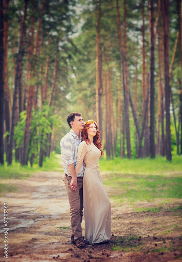 Naklejka premium Gentle couple on romantic date