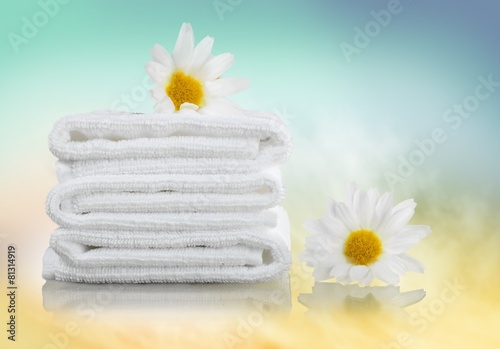 Towel. Towels and Daisies