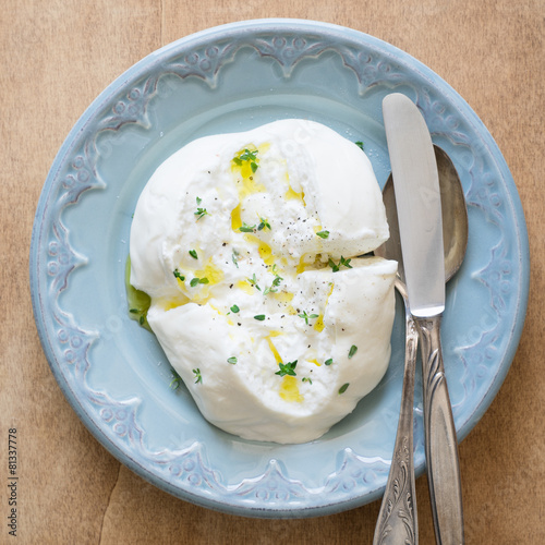Apulien Burrata Cheese  with Olive Oil, Thyme, Salt and Pepper
