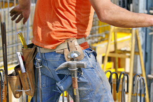 Bauarbeiter an Baustelle bei der Arbeit