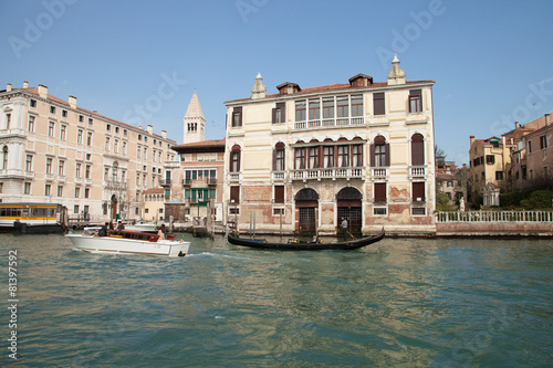 Sur le grand canal de Venise