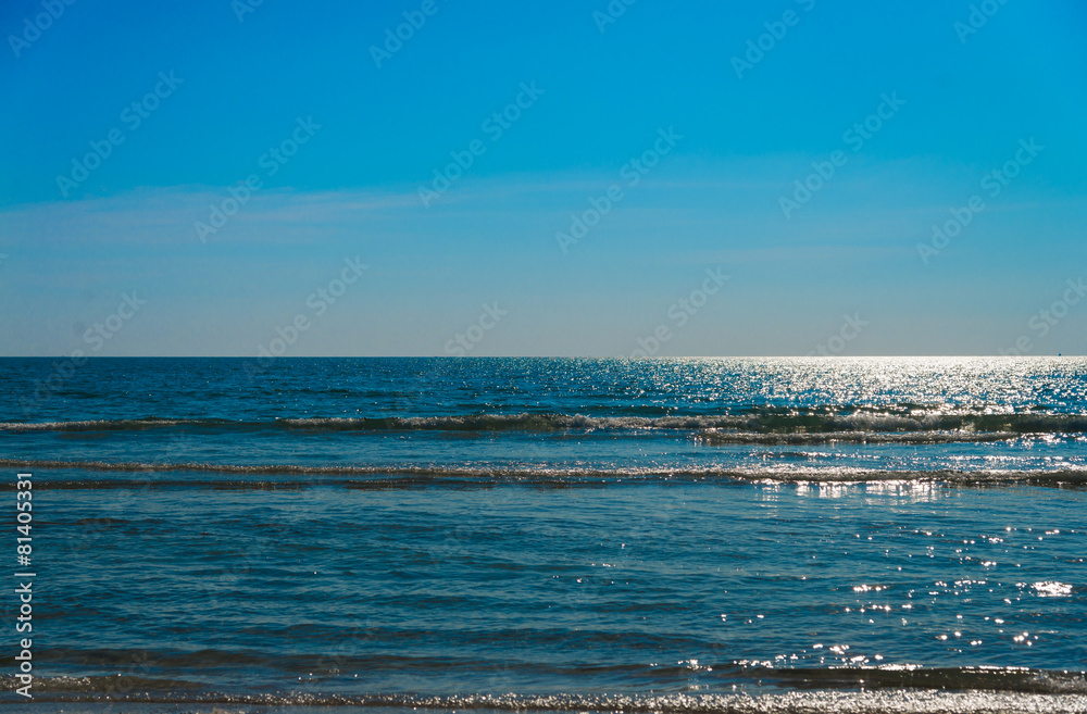 Sea with blue sky in sunny day
