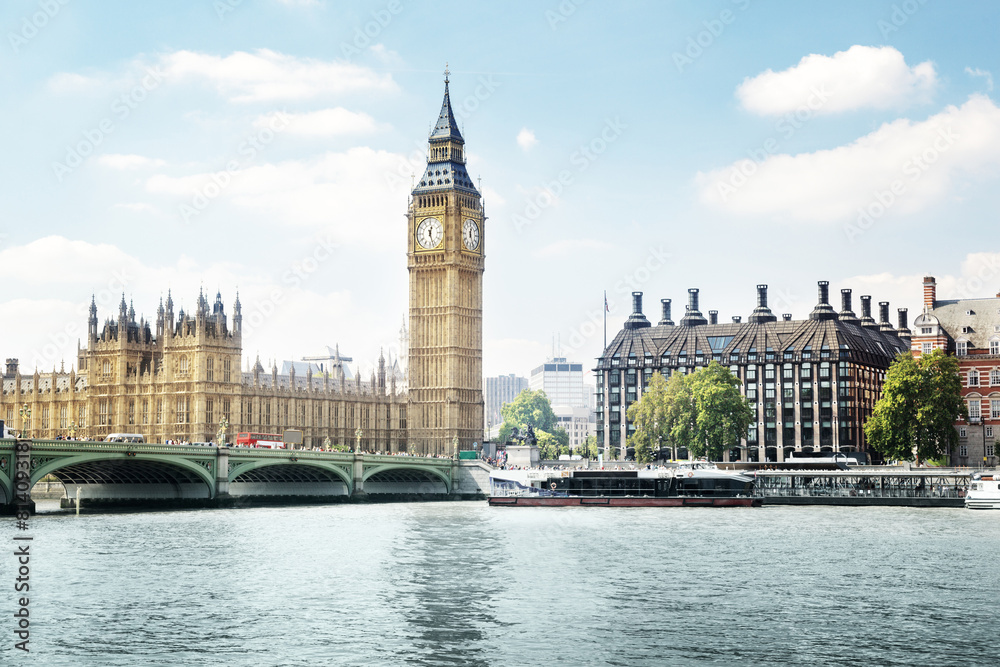 Naklejka premium Big Ben in sunny day, London