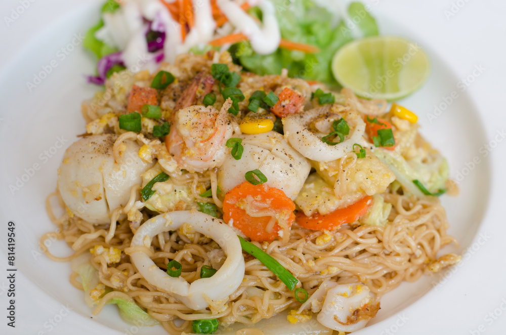 Fried Thai Mama Instant Noodles