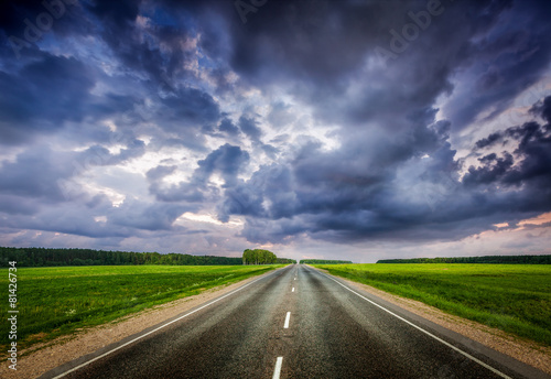 Road and stormy sky © Dmitry Rukhlenko