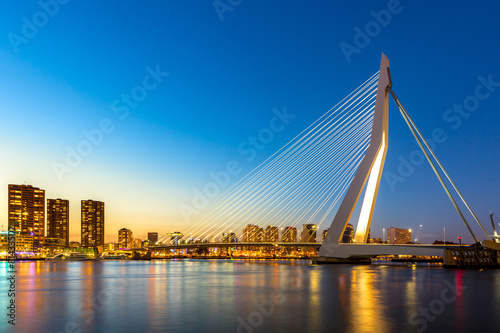 Fototapeta Naklejka Na Ścianę i Meble -  Erasmus bridge Rotterdam