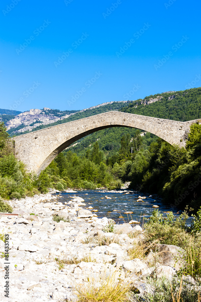 bridge Pont de la Reine Jeanne, Provence, France