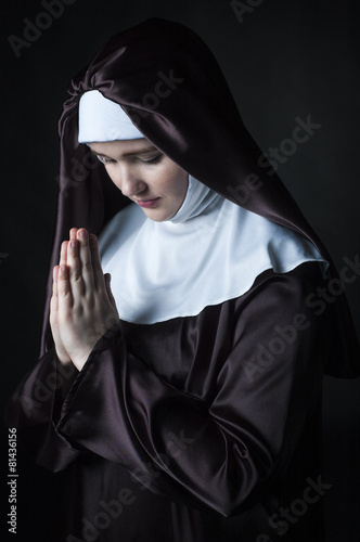 Canvastavla Catholic nun