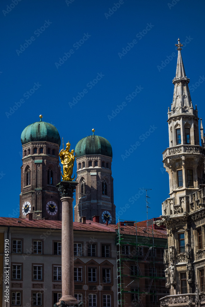 Frauenkirche München plus Mariensäule und Rathaus