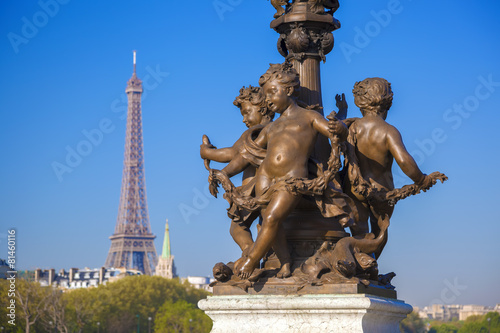 Alexandre III bridge in Paris against Eiffel Tower, France © Tomas Marek