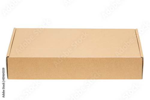 Closed shipping cardboard box isolated © realperson