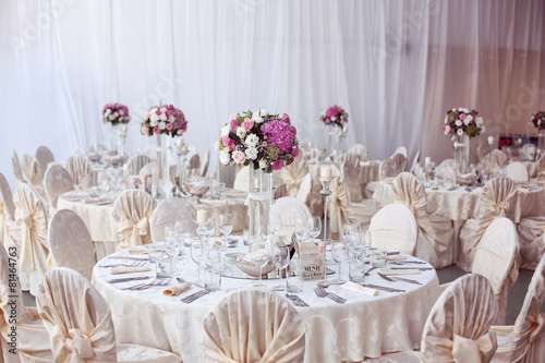 Elegant wedding dinner table