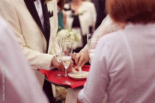 Foto Elegant wedding glasses of champagne
