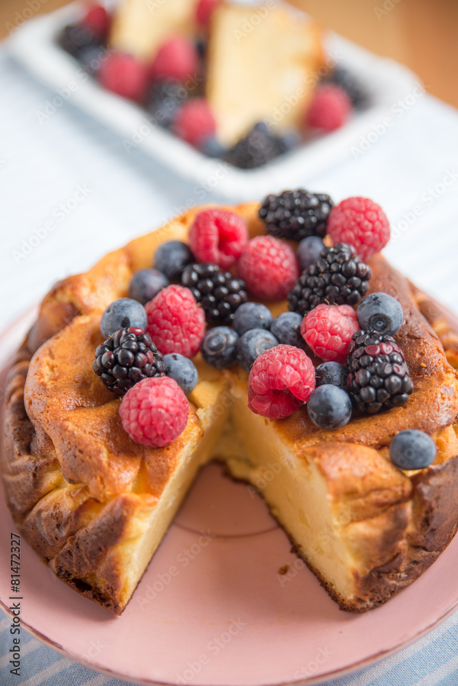 Käsekuchen mit Beeren