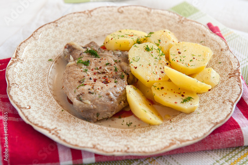 meat and boiled potatoes