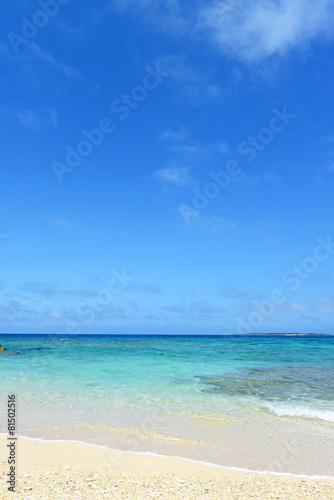 さわやかな空と美しいビーチ © Liza5450