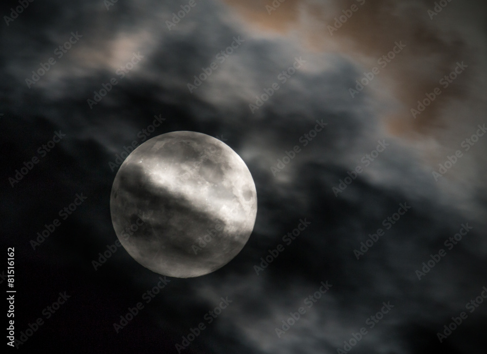 Fototapeta premium Closeup of full moon