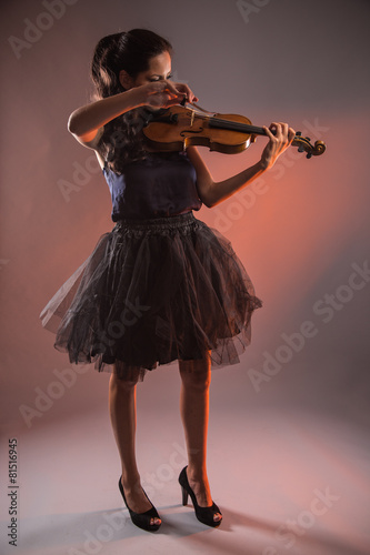 Young woman with violin