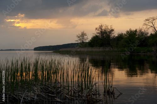 Fototapeta Naklejka Na Ścianę i Meble -  jezioro
