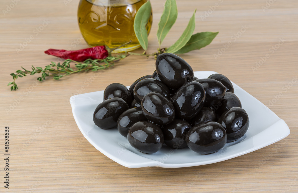 Black olives Black olives